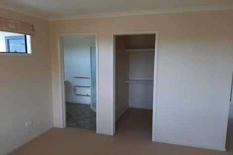 Photo of property in 12 Tupare Place, Highlands Park, New Plymouth, 4312