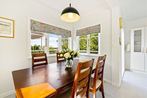 Photo of property in 12 Eastglen Road, Glen Eden, Auckland, 0602