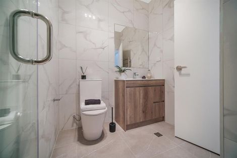 Photo of property in 22b Crestview Rise, Papakura, 2110