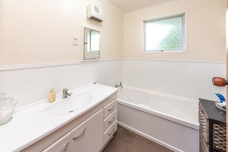 Photo of property in 24 Wilson Street, Waverley, 4510