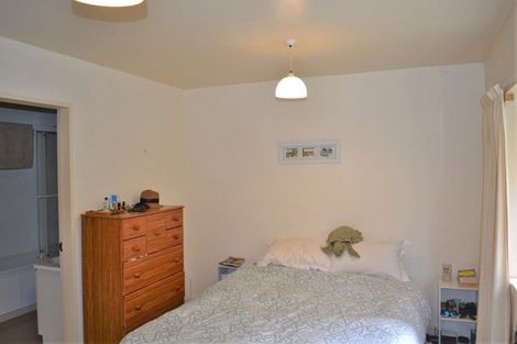 Photo of property in 14 Lawson Place, Mount Victoria, Wellington, 6011