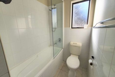 Photo of property in 33 Claverdon Drive, Massey, Auckland, 0614