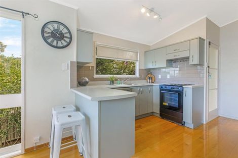Photo of property in 9 Ellesmere Crescent, Pakuranga Heights, Auckland, 2010