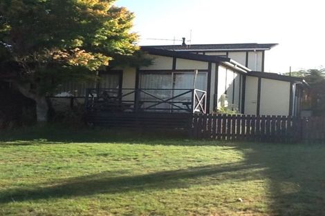 Photo of property in 14 Ingle Avenue, Waipahihi, Taupo, 3330