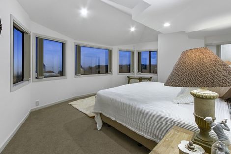 Photo of property in 839 Beach Road, Browns Bay, Auckland, 0630