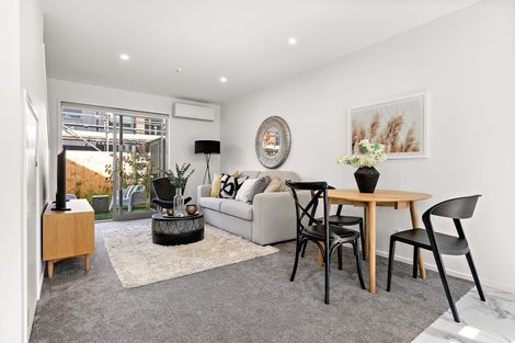 Photo of property in 3/8 Yeovil Road, Te Atatu Peninsula, Auckland, 0610