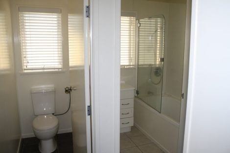 Photo of property in 2/119 Nile Road, Milford, Auckland, 0620