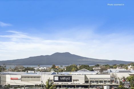 Photo of property in 20a East Coast Road, Milford, Auckland, 0620