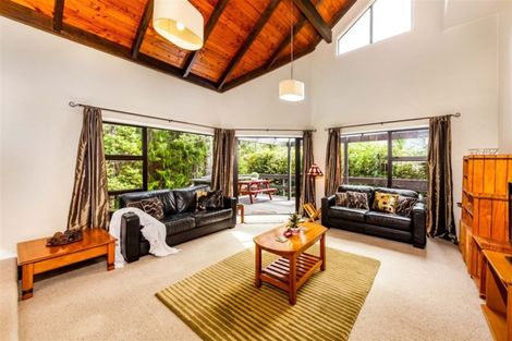 Photo of property in 5 Fitzpatrick Place, Chatswood, Auckland, 0626
