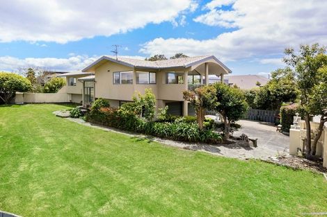 Photo of property in 2a Castor Bay Road, Castor Bay, Auckland, 0620