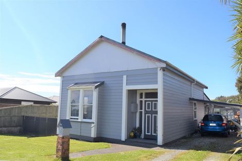 Photo of property in 14 Park Street, Hokitika, 7810
