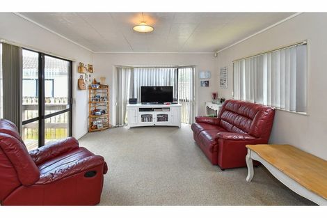 Photo of property in 1/11 Zurich Place, Weymouth, Auckland, 2103