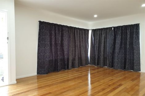 Photo of property in 61 Ocean View Road, Hillcrest, Auckland, 0627