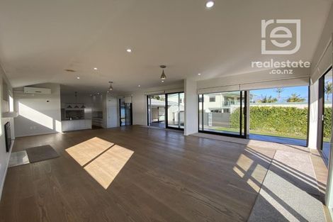 Photo of property in 62 The Terrace, Herald Island, Auckland, 0618