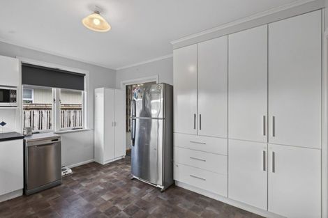Photo of property in 237 Huatoki Street, Upper Vogeltown, New Plymouth, 4310