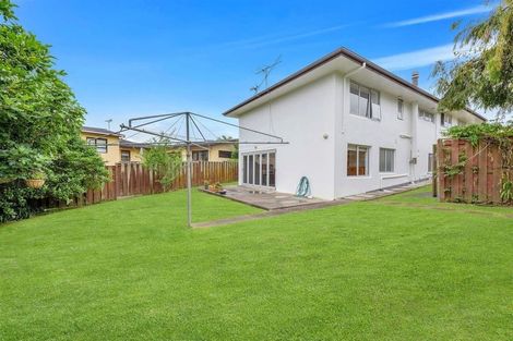 Photo of property in 20 Gulf Crest, Bucklands Beach, Auckland, 2012