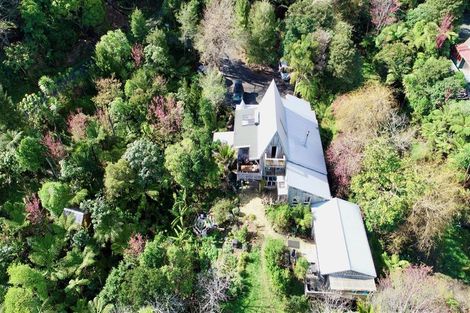Photo of property in 8 Oxford Terrace, Coromandel, 3506