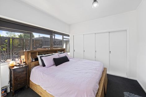 Photo of property in 19 Havelle Avenue, Titirangi, Auckland, 0604