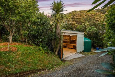 Photo of property in 132 Seaview Road, Piha, New Lynn, 0772