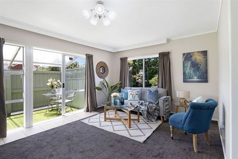 Photo of property in 5/94 Portage Road, New Lynn, Auckland, 0600