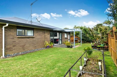 Photo of property in 25 Robertson Road, Favona, Auckland, 2024