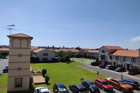 Photo of property in Tuscany Towers, 30/1 Ambrico Place, New Lynn, Auckland, 0600