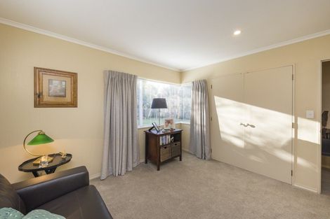 Photo of property in 30 Kilkenny Place, Fitzherbert, Palmerston North, 4410