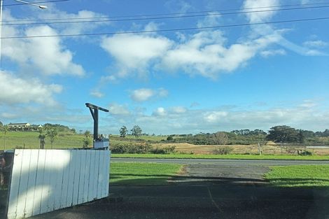 Photo of property in 169 Hobsonville Road, West Harbour, Auckland, 0618