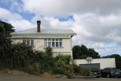 Photo of property in 35 Melbourne Road, Island Bay, Wellington, 6023