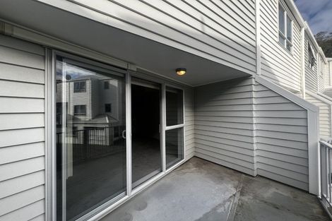 Photo of property in 3ul Papawai Terrace, Mount Cook, Wellington, 6021