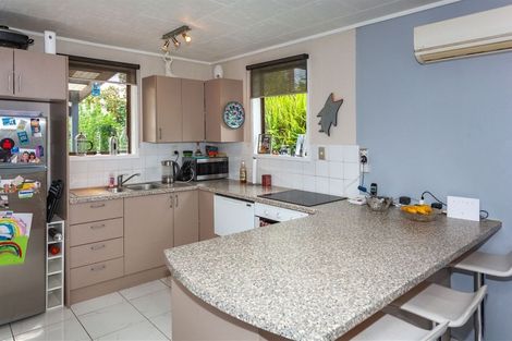 Photo of property in 2 Ridge Road, Tairua, 3508