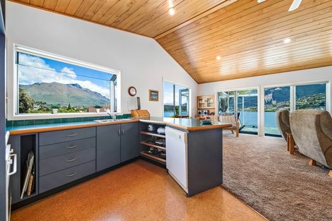 Photo of property in 463 Peninsula Road, Kelvin Heights, Queenstown, 9300