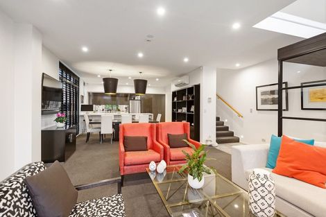 Photo of property in 2/2a Dorset Street, Christchurch Central, Christchurch, 8013