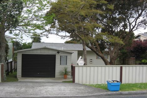 Photo of property in 1392 Whangaparaoa Road, Army Bay, Whangaparaoa, 0930