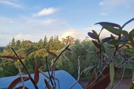 Photo of property in 4 Roberts Road, Matakatia, Whangaparaoa, 0930