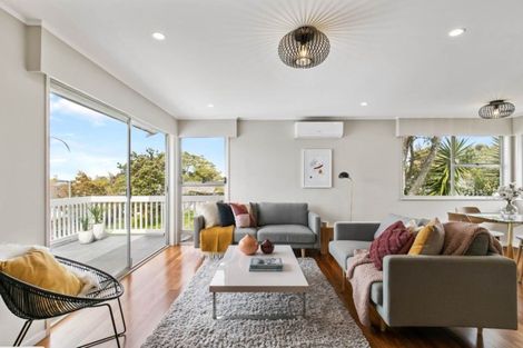 Photo of property in 34 Felgrove Street, Glendene, Auckland, 0602