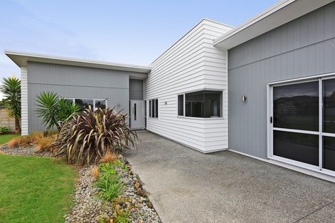 Photo of property in 14 Pacific Avenue, Poraiti, Napier, 4112