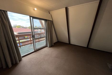 Photo of property in 55 Manu Crescent, Upper Vogeltown, New Plymouth, 4310
