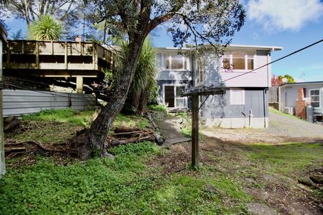 Photo of property in 5 Norman Road, Titirangi, Auckland, 0604