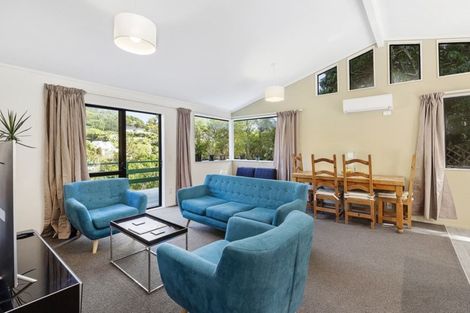 Photo of property in 9a Bourbon Terrace, Karori, Wellington, 6012