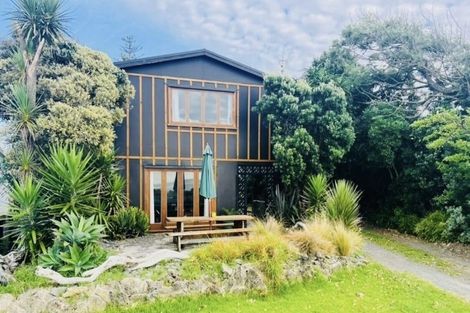Photo of property in 124 North Shore Road, Eskdale, Napier, 4182