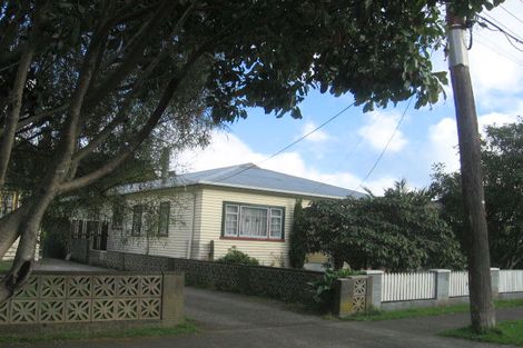 Photo of property in 34 Moores Valley Road, Wainuiomata, Lower Hutt, 5014