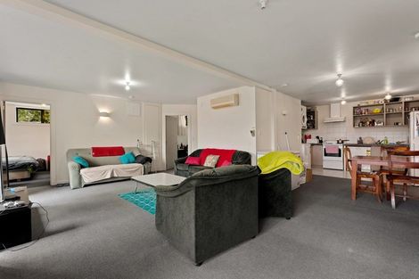 Photo of property in 6 Wynyard Crescent, Fernhill, Queenstown, 9300