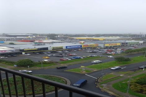 Photo of property in The Rennaissance, 5j/18 Ronwood Avenue, Manukau, Auckland, 2104