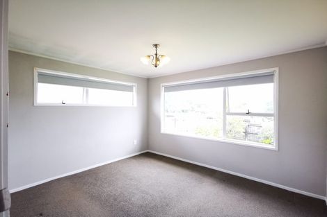 Photo of property in 15 Kelman Road, Kelston, Auckland, 0602