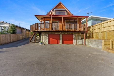 Photo of property in 128 Seaview Road, Paraparaumu Beach, Paraparaumu, 5032
