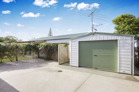 Photo of property in 29 Cobham Crescent, Kelston, Auckland, 0602
