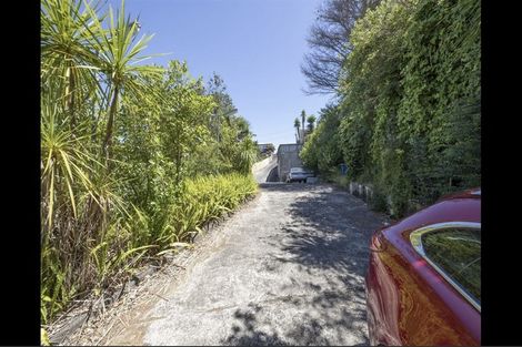 Photo of property in 323 Glenfield Road, Glenfield, Auckland, 0629