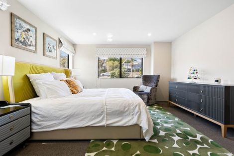 Photo of property in 492 Beach Road, Murrays Bay, Auckland, 0630