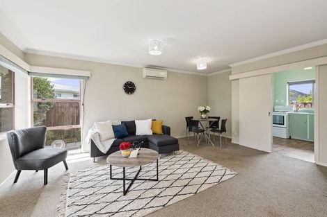 Photo of property in 2/149 Astley Avenue, New Lynn, Auckland, 0600